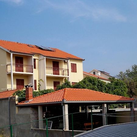 Guesthouse Lucic Оребич Экстерьер фото